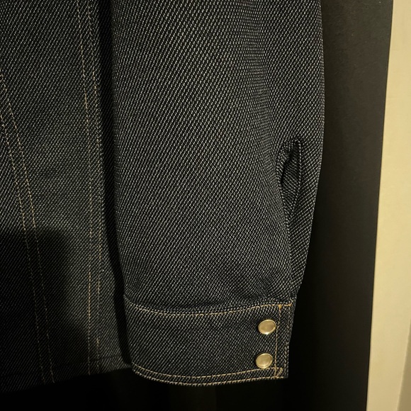 Levi’s button up top - Picture 5 of 5